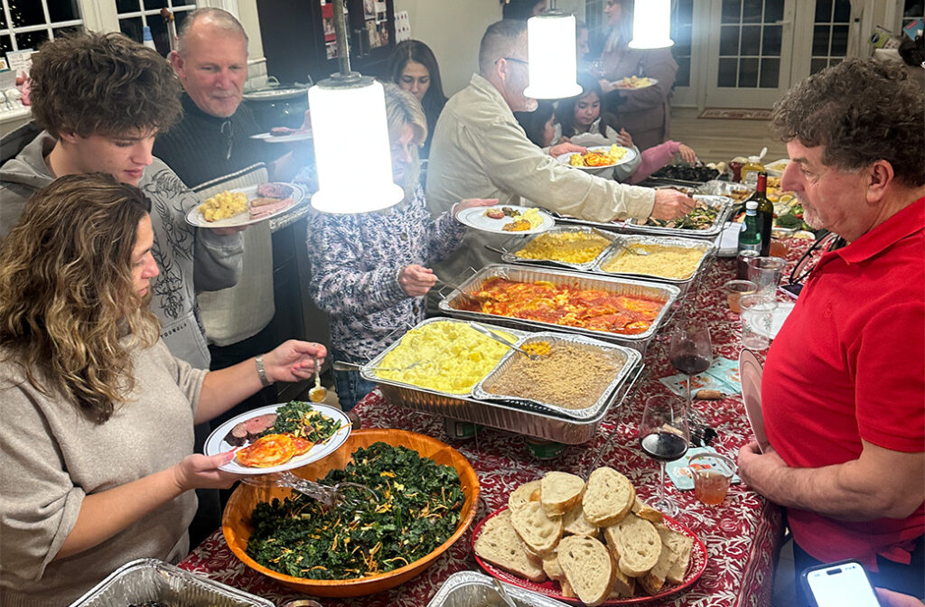 How Does Pizza Make Feeding a Family Reunion Easier?